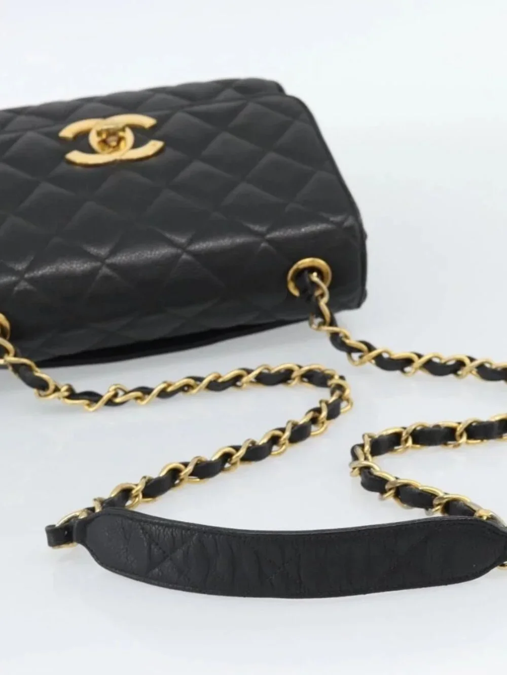 CHANEL Chain Matelasse Shoulder Bag Grained Calf Skin Black Gold CC Auth 186150V